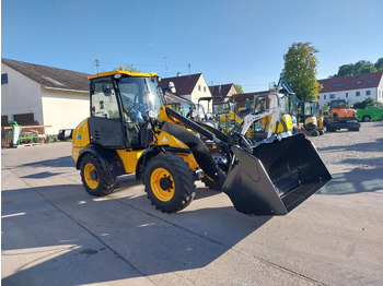 Колісний навантажувач JCB 409