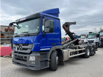 Гаковий мультиліфт вантажівка MERCEDES-BENZ Actros 2541