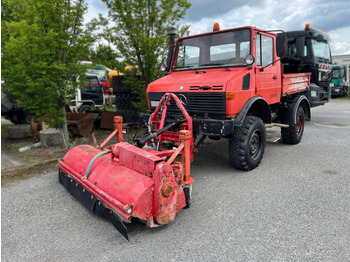 Самоскид вантажівка UNIMOG