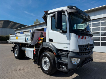 Вантажівка з маніпулятором MERCEDES-BENZ Arocs 1832