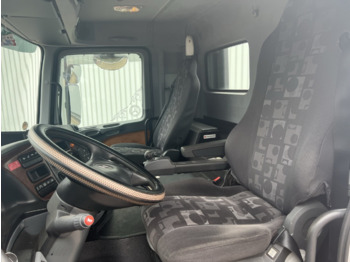Interior photo 2: Гаковий мультиліфт вантажівка Mercedes-Benz Actros 2546 L 6x2 Actros 2546 L 6x2/48, Lift-/Lenkachse, RK 20.70 bis 7 m Container