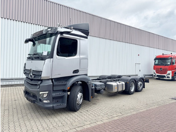 Вантажівка шасі MERCEDES-BENZ Actros 2546
