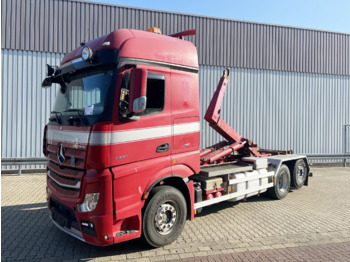 Гаковий мультиліфт вантажівка MERCEDES-BENZ Actros 2551
