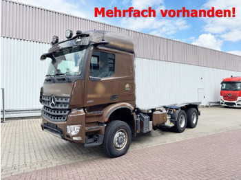 Вантажівка шасі MERCEDES-BENZ Arocs 3351