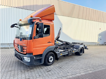 Гаковий мультиліфт вантажівка MERCEDES-BENZ Atego 824