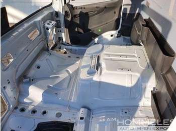 Новий Кабіна й інтер'єр Mercedes-Benz Atego: фото 2 Новий Кабіна й інтер'єр Mercedes-Benz Atego: фото 2