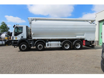 Вантажівка цистерна Iveco Eurotrakker 410 8x4. Light damages, 100% all working. 100% drivable: фото 4