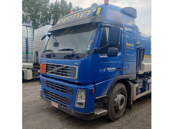 Вантажівка цистерна VOLVO FM 400