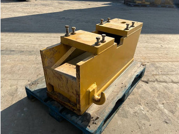 Навісне обладнання CATERPILLAR