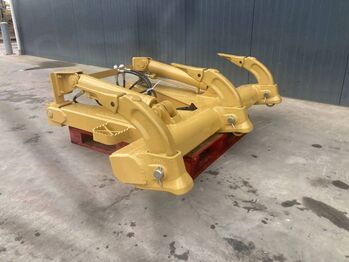 Навісне обладнання CATERPILLAR