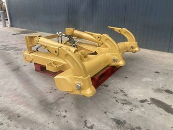 Навісне обладнання CATERPILLAR