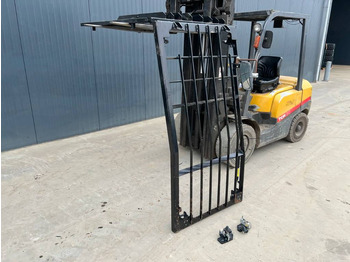 Кабіна й інтер'єр CATERPILLAR