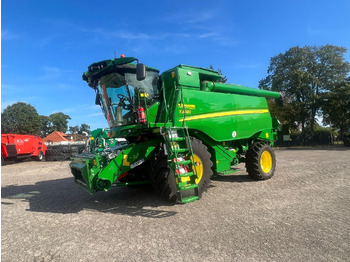 Зернозбиральний комбайн JOHN DEERE T560