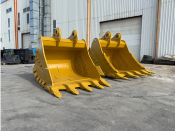 Ківш екскаватора в категорії Гусеничні екскаватори CAT 349 Armored Heavy Duty Bucket: фото 4