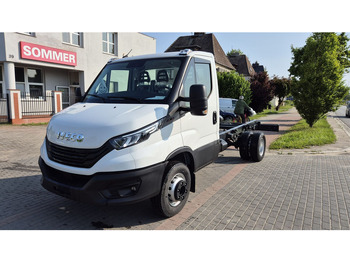 Вантажівка шасі IVECO Daily 70c18