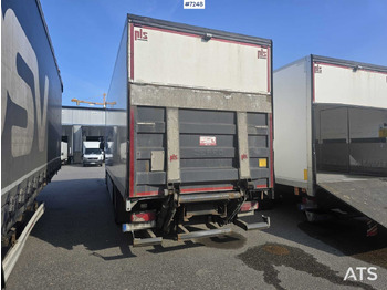 Вантажівка з закритим кузовом Scania P320 Box truck with tail lift: фото 3