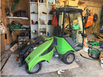 Підмітально-прибиральна машина NILFISK