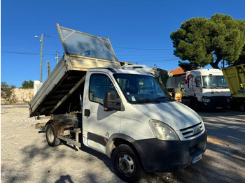 Малотоннажний самоскид IVECO Daily 35C15