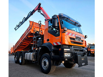 Самоскид вантажівка, Вантажівка з маніпулятором Iveco Trakker 410 6x4-4 EEV Palfinger PK12502 Funk: фото 3