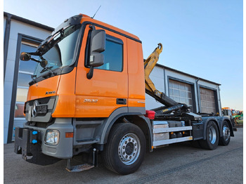 Гаковий мультиліфт вантажівка MERCEDES-BENZ Actros 2532