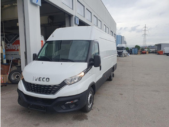 Пасажирський фургон IVECO Daily 35s16