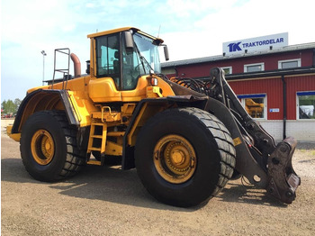 Колісний навантажувач VOLVO L220F