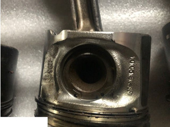 : фото в шапці сторінки