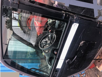 Кабіна MANITOU