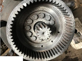 Поворотний кулак VALTRA