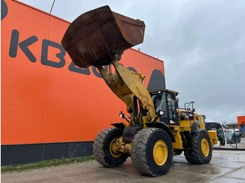 Колісний навантажувач CATERPILLAR