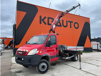 Легка бортова вантажівка IVECO Daily