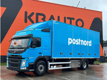 Вантажівка з закритим кузовом VOLVO FM 330