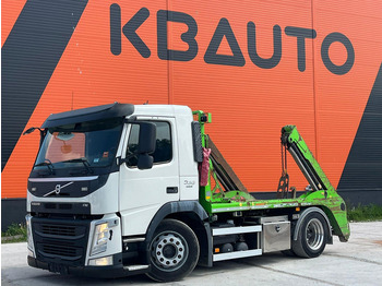 Скіповий навантажувач вантажівка VOLVO FM 330