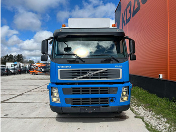 Бортова вантажівка/ Платформа, Вантажівка з маніпулятором Volvo FM 9 300 6x2*4 HIAB 085D-3 / PLATFORM L=6320 mm: фото 3