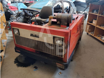 Підмітально-прибиральна машина HAKO