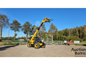 Навантажувач телескопічний JCB