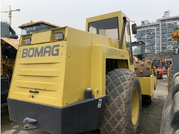 Каток BOMAG BW217D: фото 4