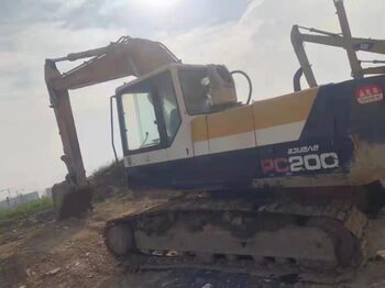 Гусеничний екскаватор KOMATSU PC200
