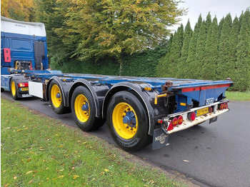 Контейнеровоз/ Змінний кузов напівпричіп D-TEC