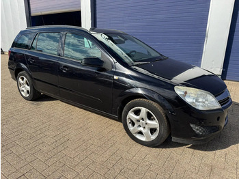Легковий автомобіль OPEL