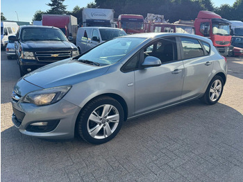 Седан OPEL