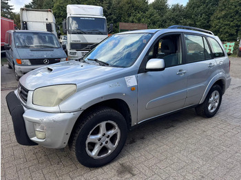Позашляховик TOYOTA