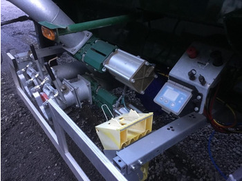 Техніка для внесення добрив GÜLLEZUBRINGER LKW AUFLIEGER: фото 5