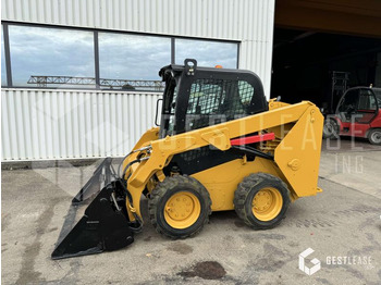 Міні-навантажувач CATERPILLAR