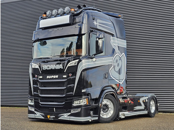 Тягач SCANIA S 580