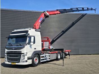 Вантажівка з маніпулятором VOLVO FM 500