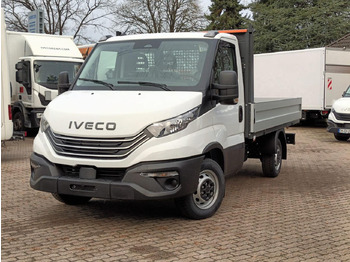 Легка бортова вантажівка IVECO Daily 35s16