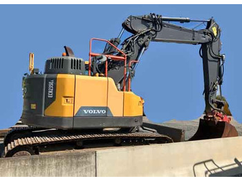 Екскаватор VOLVO ECR235