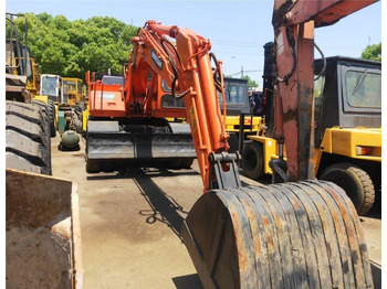 Колісний екскаватор DOOSAN