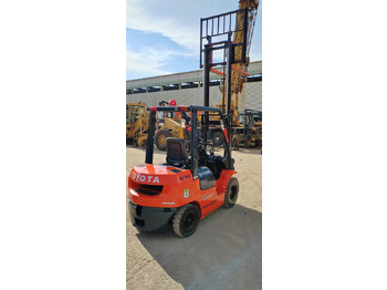 Навантажувач вилковий TOYOTA FD30: фото 4